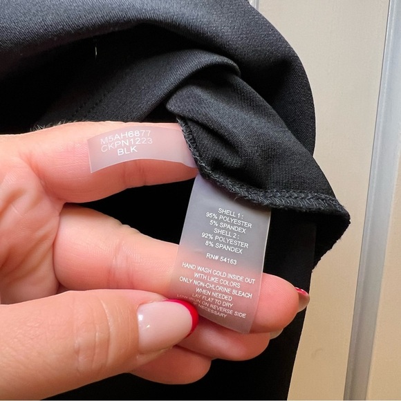 #103 CALVIN KLEIN BLACK PERFORATED SLEEVE BLOUSE LARGE - Picture 5 of 5